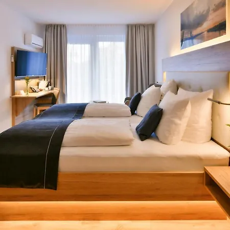 Four Stars By Hotel 4*