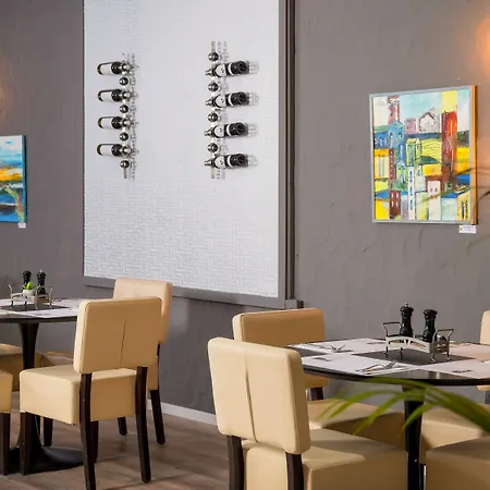 Отель Four Stars By Меккенхайм