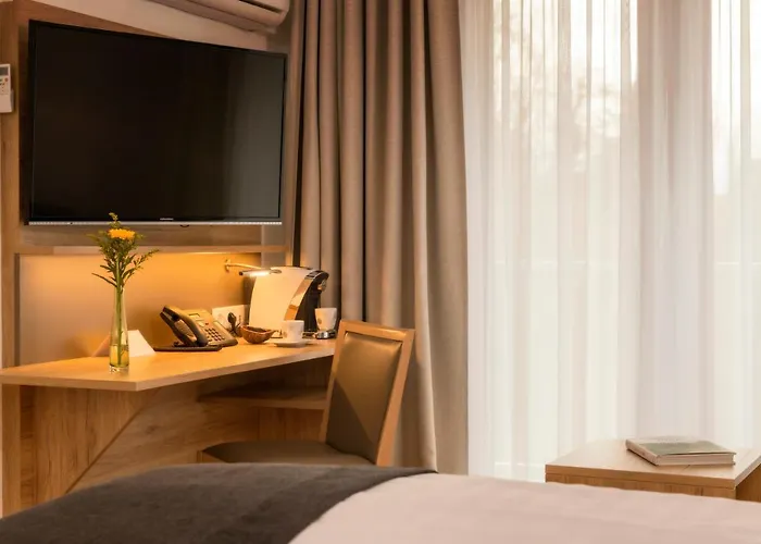 Four Stars By Hotel 4*